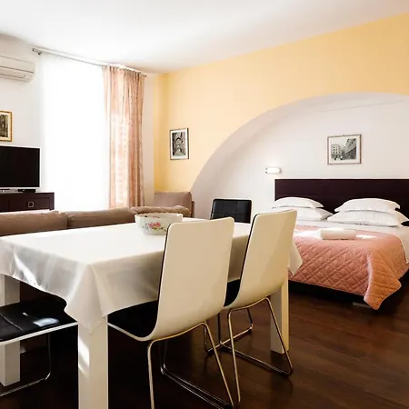 Apartments Fortezza