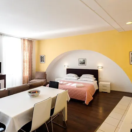 Apartment Apartments Fortezza Split